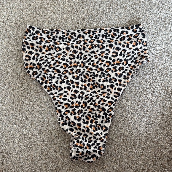 Leopard Print Bikini Set - Picture 2 of 4